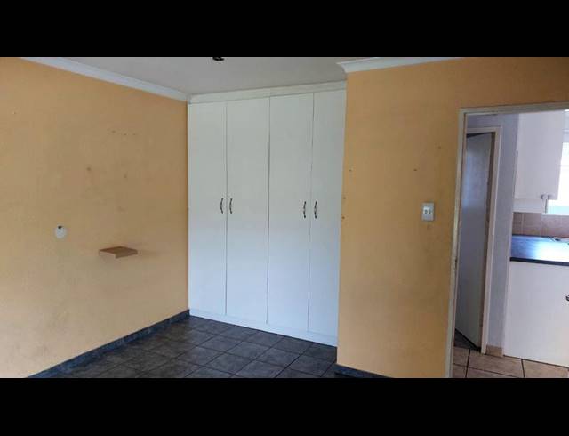 2 BEDROOM PROPERTY TO RENT IN RANDBURG CENTRAL